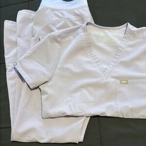 FIGS Light Purple Scrub Set